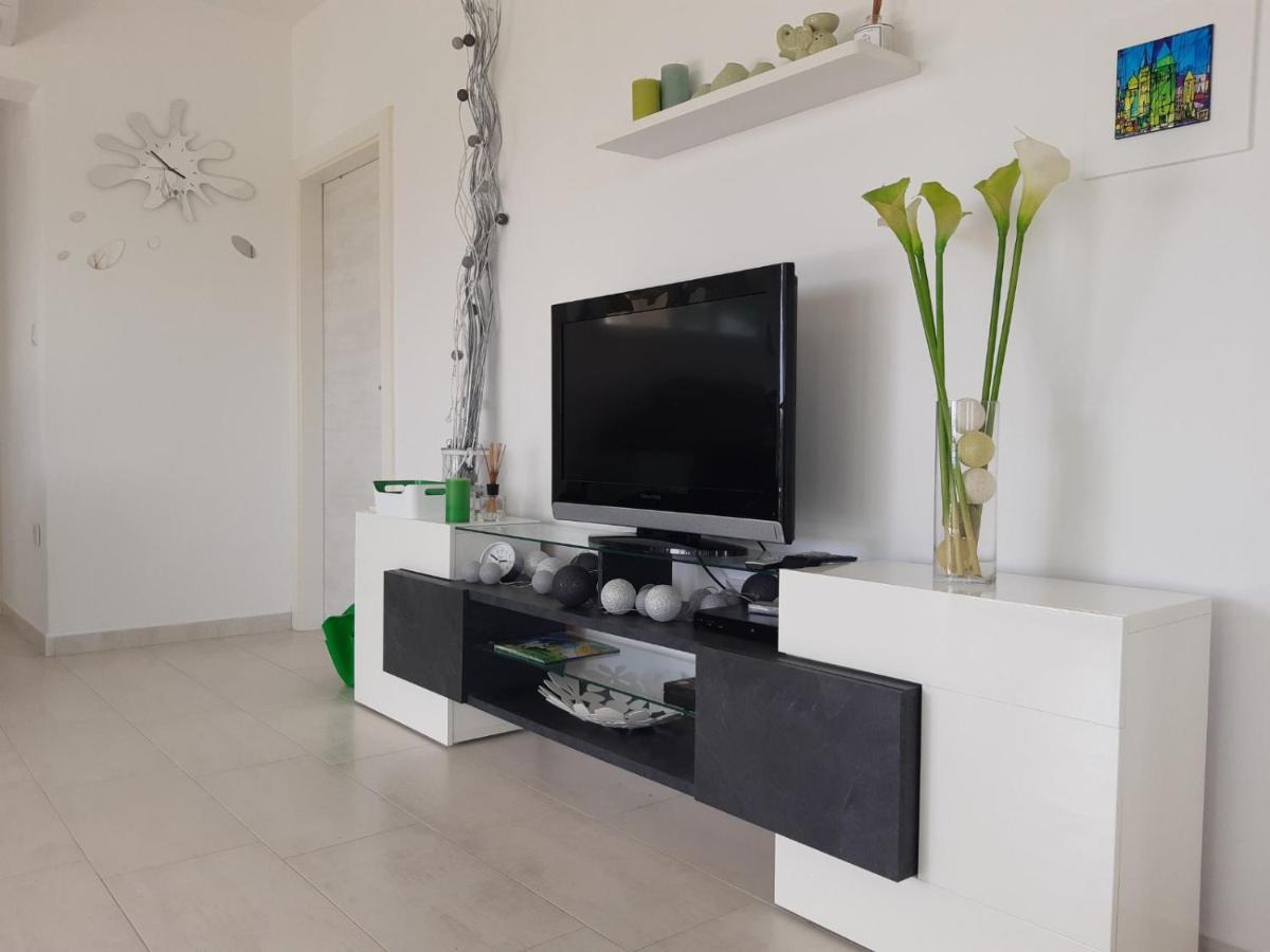 Apartment Mia Раб Екстериор снимка