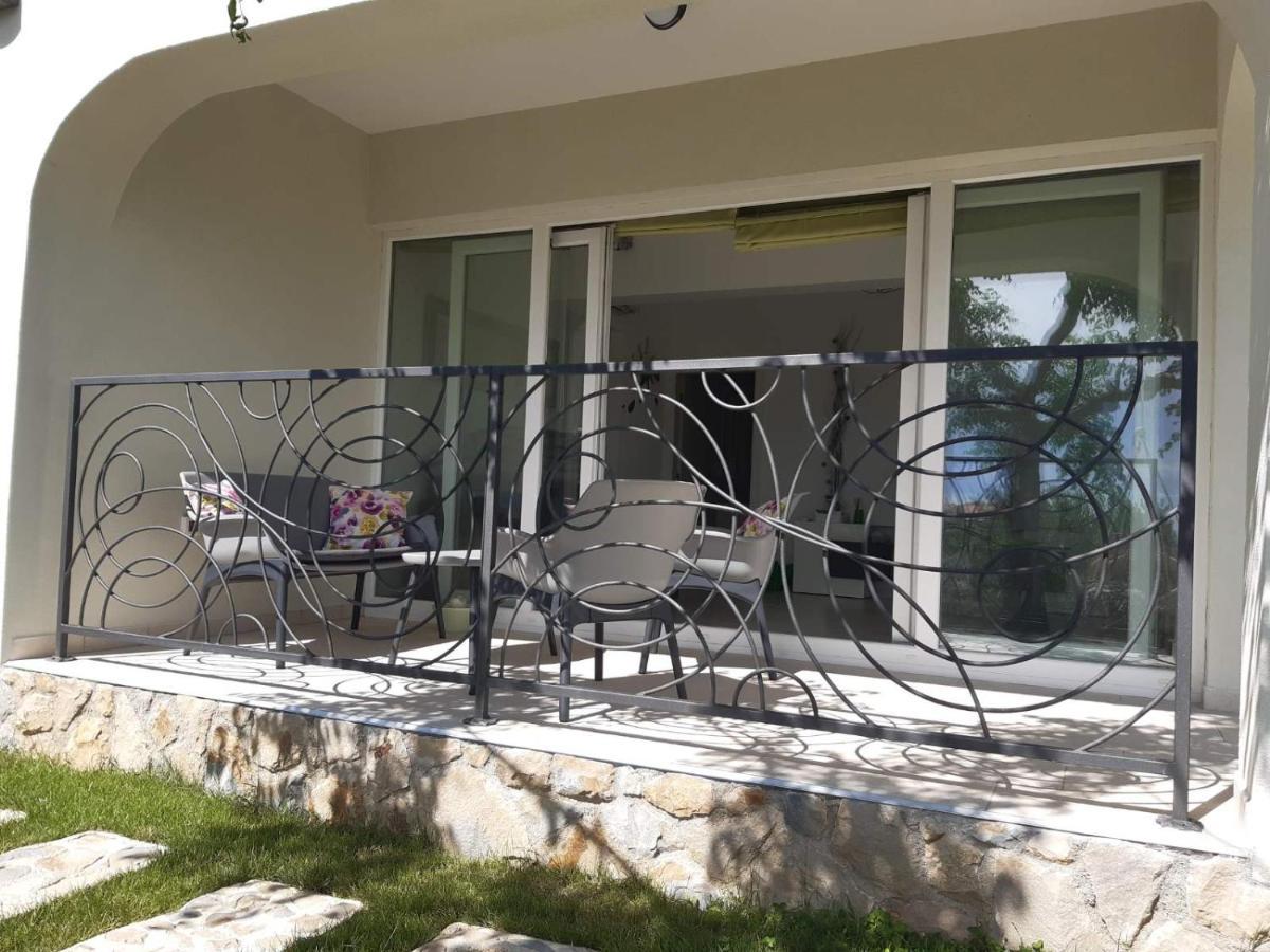 Apartment Mia Раб Екстериор снимка