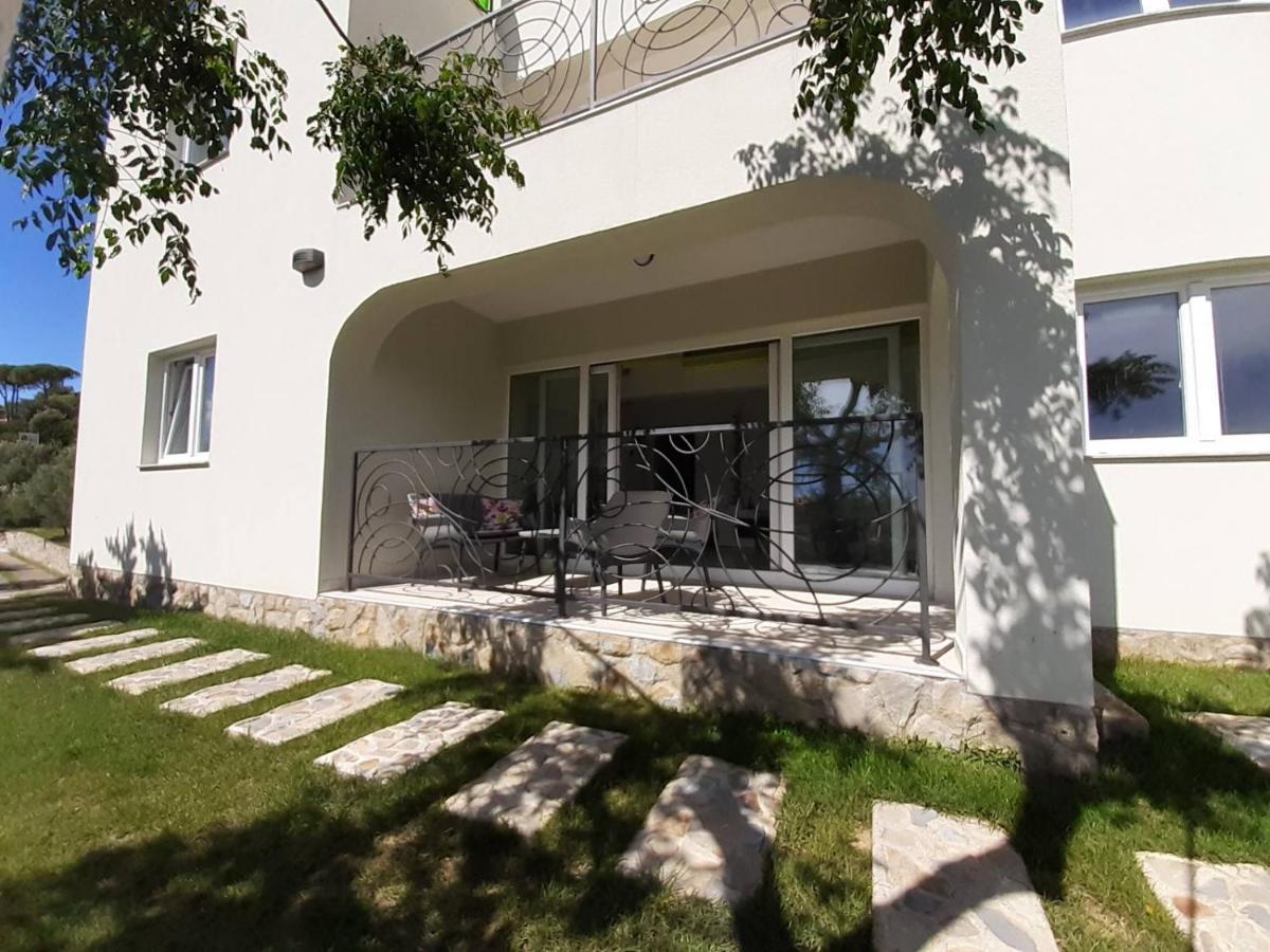 Apartment Mia Раб Екстериор снимка