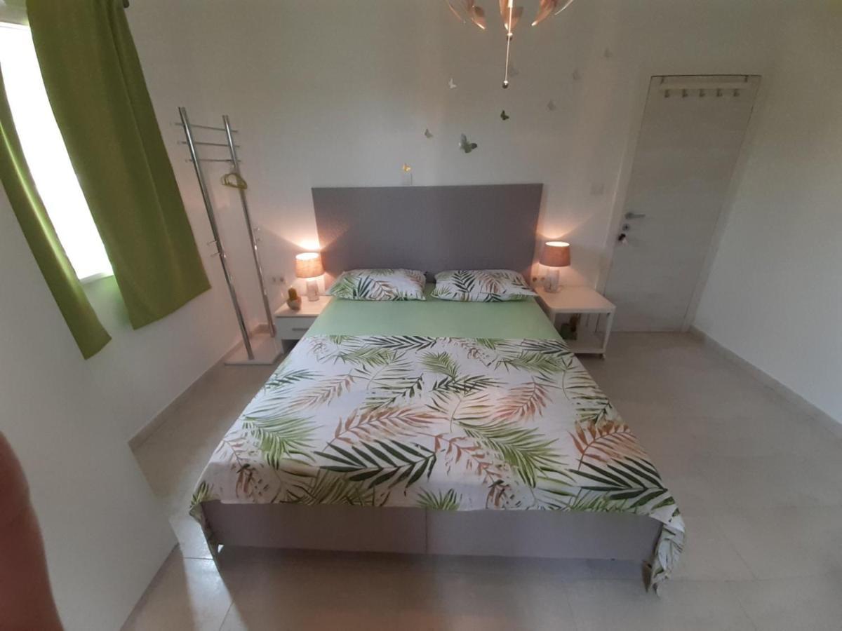 Apartment Mia Раб Екстериор снимка