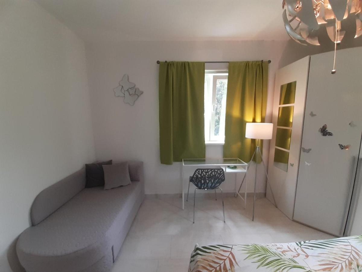 Apartment Mia Раб Екстериор снимка