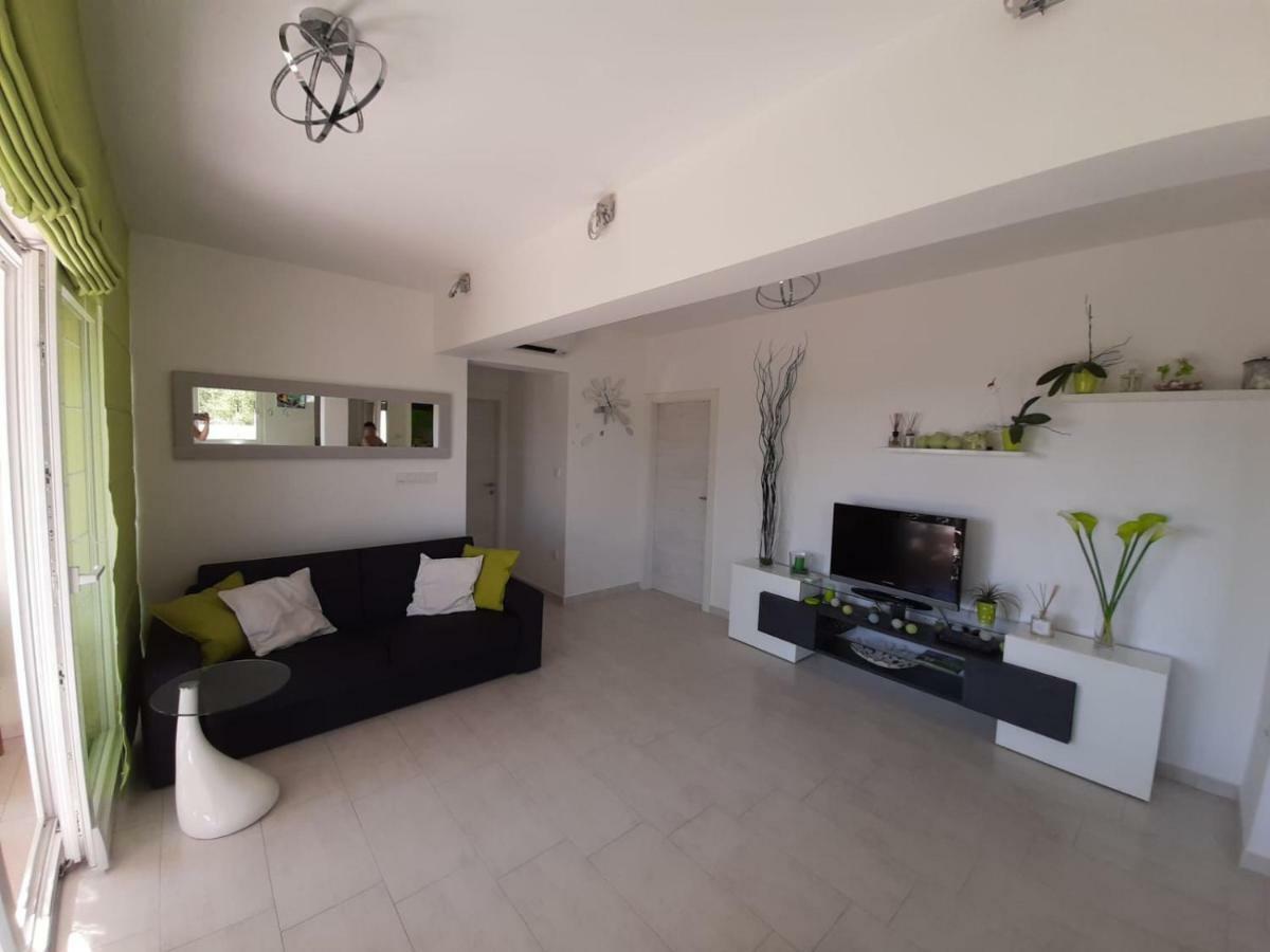 Apartment Mia Раб Екстериор снимка