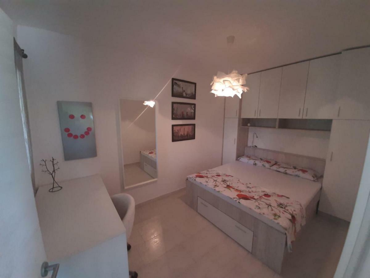 Apartment Mia Раб Екстериор снимка
