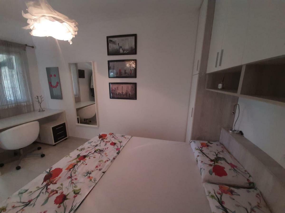 Apartment Mia Раб Екстериор снимка